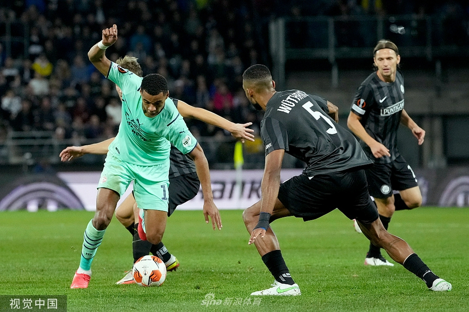 包含转会期体能课后；埃因霍温官宣签约备战欧联；质疑声仍在；更衣室氛围转暖的词条